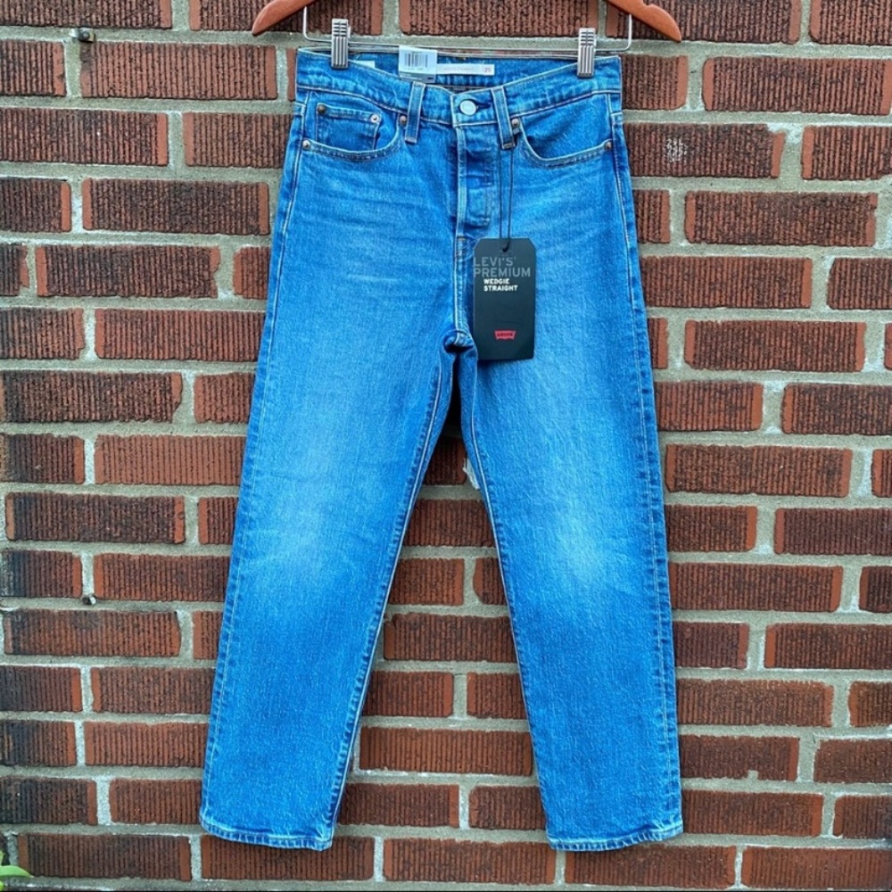 🆕 Levi's Wedgie Straight High Rise Jeans